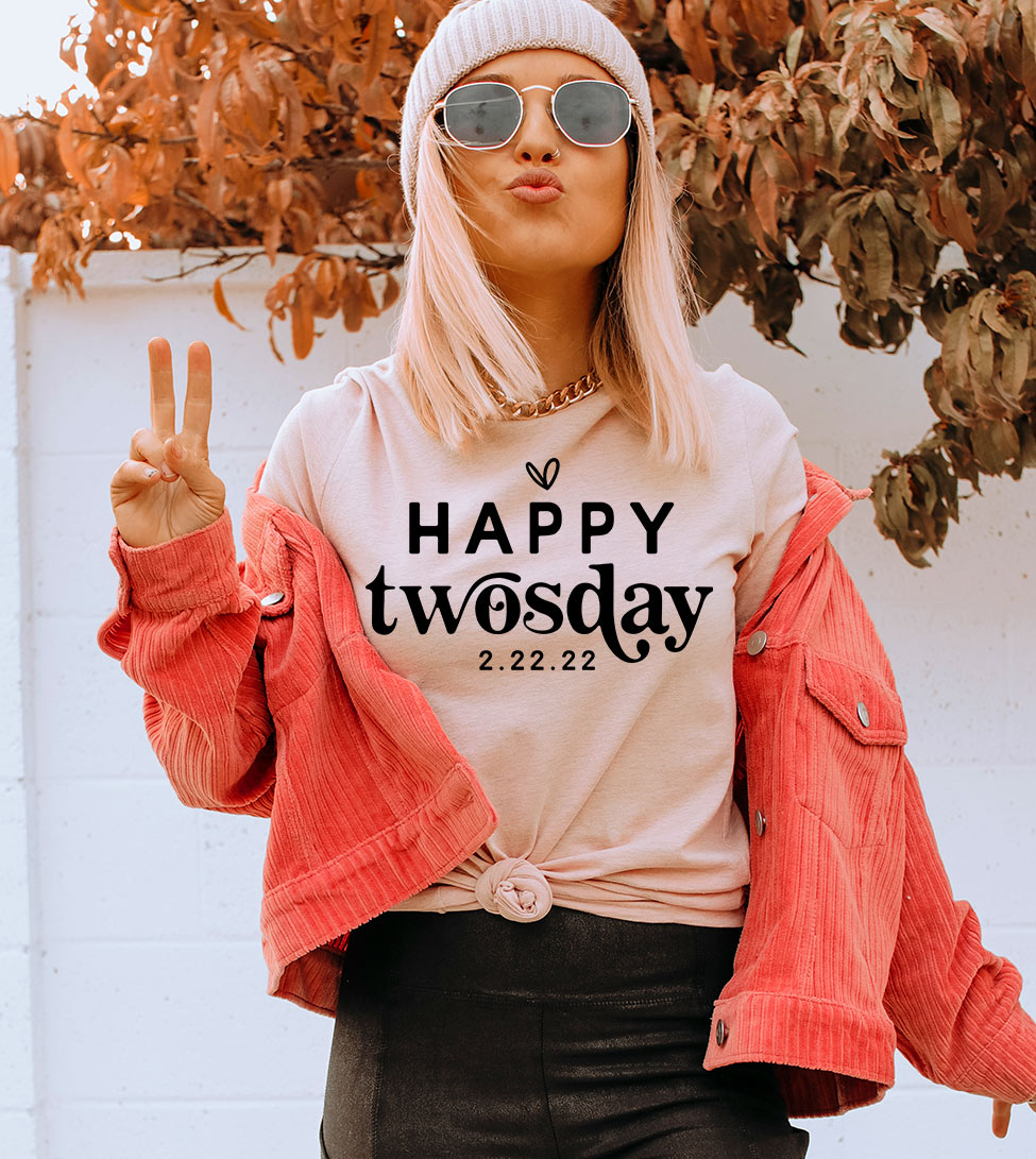 2.22.22 - Happy Twosday Tuesday February2s Day Numerology Date T-Shirt