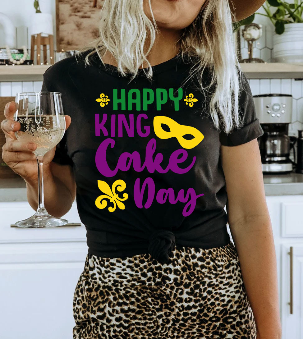 Happy King Cake Day - Fun Cute Sweet Party Food NOLA Mardi Gras T-Shirt