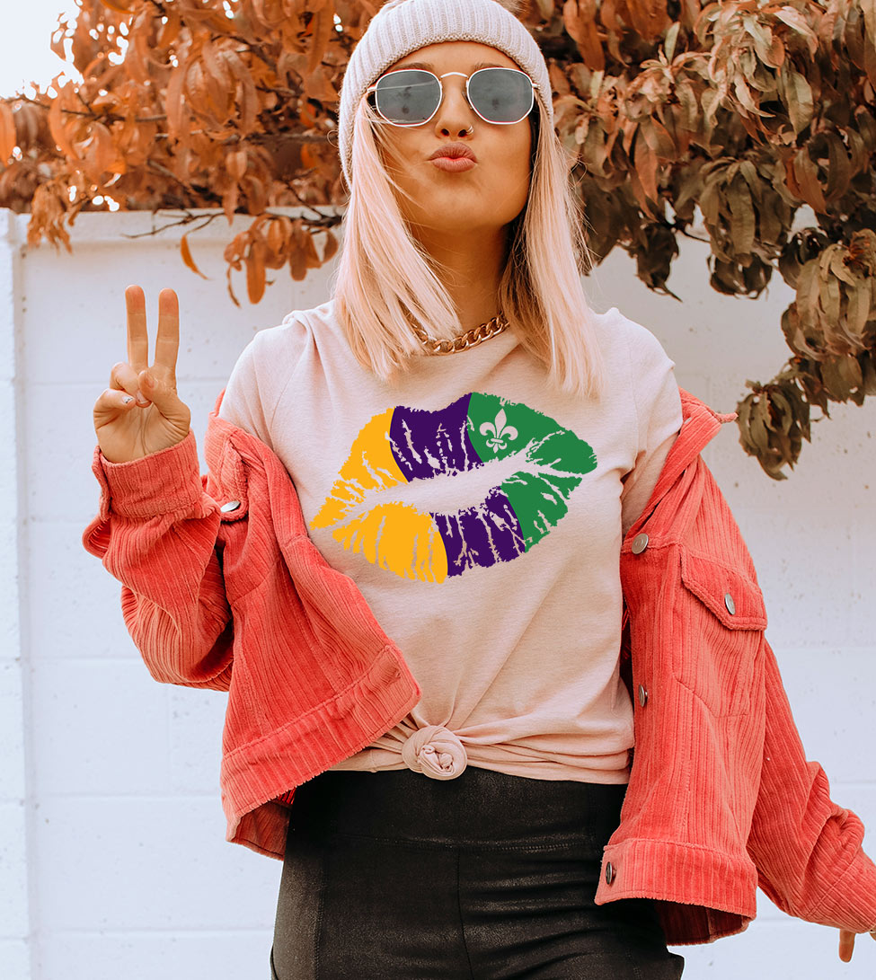 Mardi Gras Lips - Fun Cute Kiss Party NOLA Mardi Gras T-Shirt